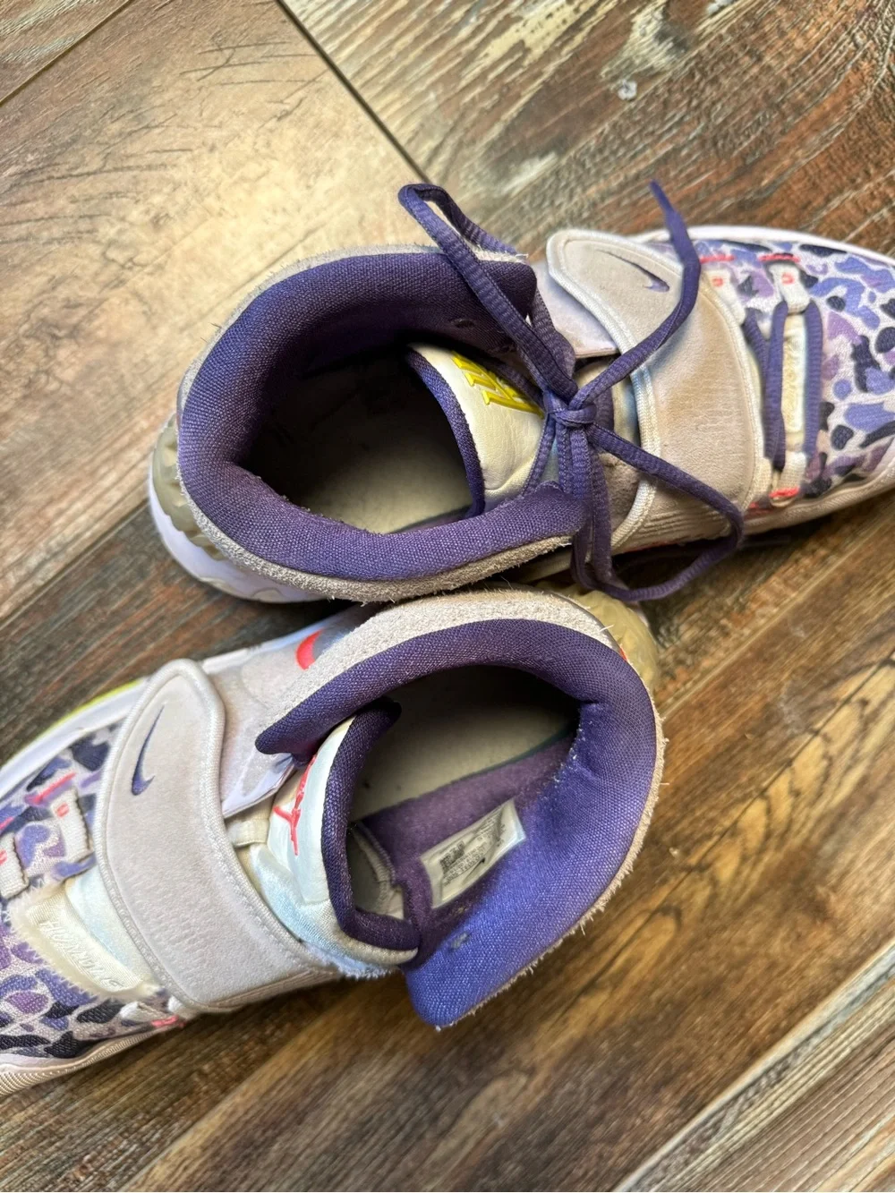 Nike Kyrie Size 9 Asia Irving Barely Grape 2020 CD5031-500 Purple Green OG.